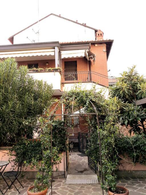 Un Insospettabile Angolo Verde In Citta Apartment Milan Exterior photo