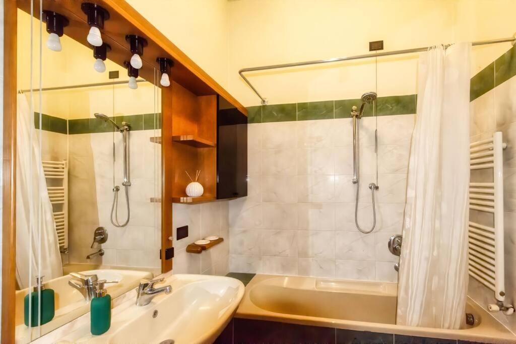 Un Insospettabile Angolo Verde In Citta Apartment Milan Exterior photo